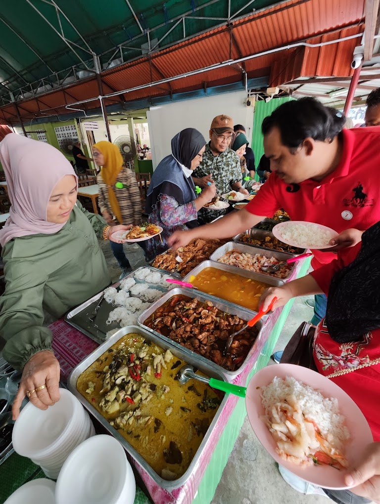 Nak cuba makan nasi campur dekat thai? singgah sini