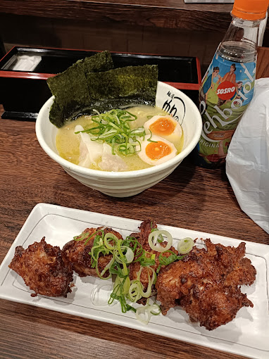 Selain dari ramen, chicken karaage turut digemari ramai