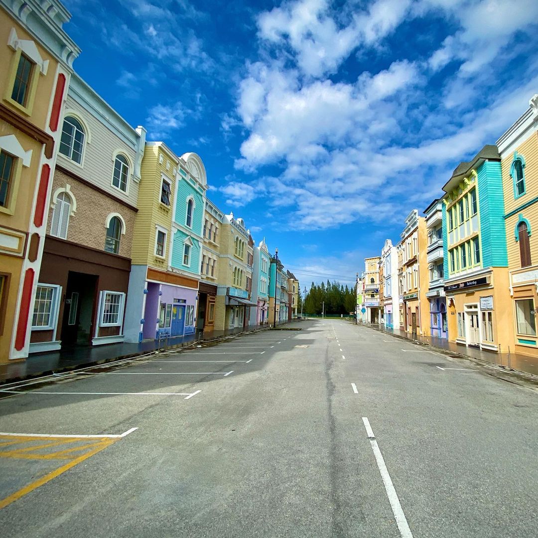 Bandar Agacia yang dulunya meriah kini usang