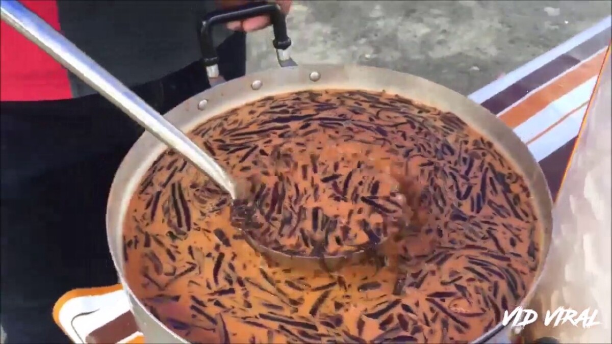 Teh Ais Dhaka lain sedikit berbanding teh ais biasa twau