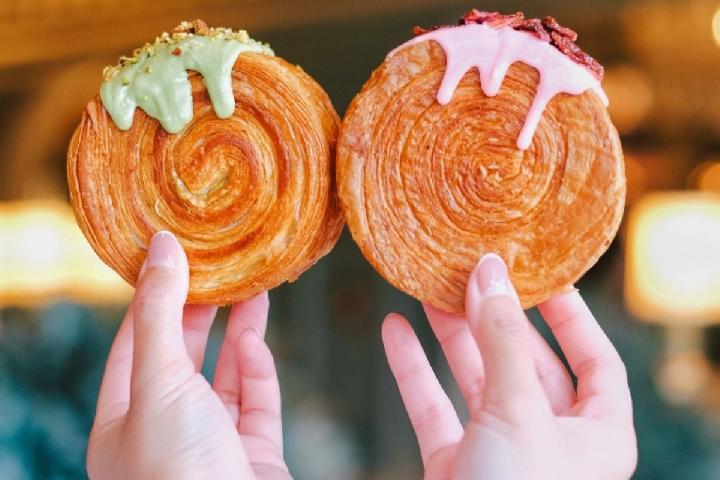 Menggabungkan dua pastri berbeza untuk menciptanya sesuatu yang unik