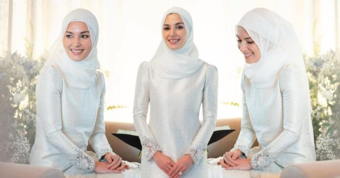 Pakaian yang direka oleh Teh Firdaus, pereka tempatan amat menawan