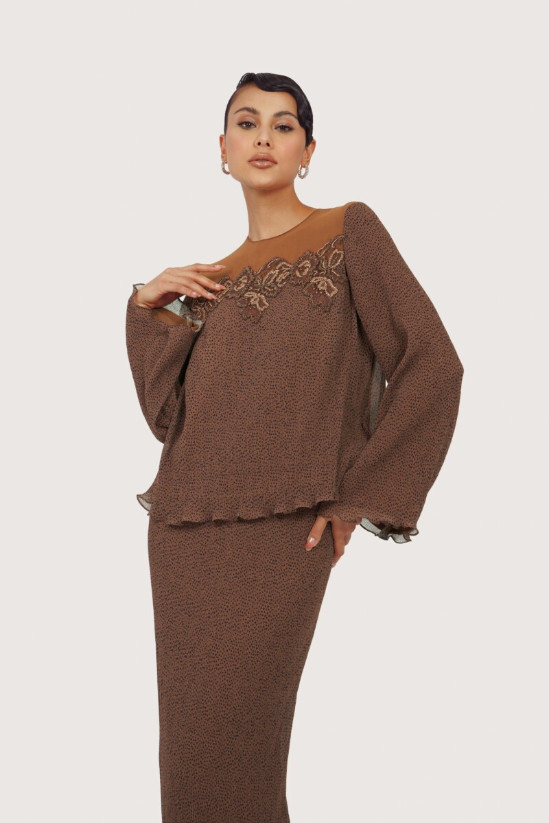 Koleksi ready-to-wear Teh Firdaus menunjukkan kepakaran siluetnya