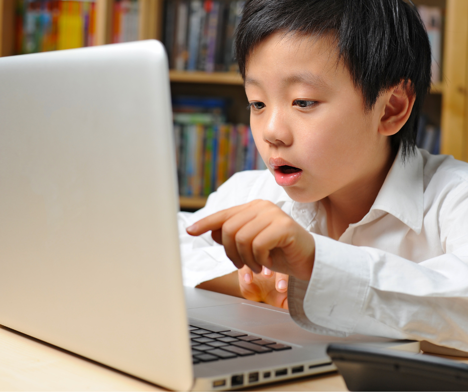 CVS disebabkan kurangnya mengerlipkan mata saat guna peranti, menyebabkan mata kering dan penglihatan buram.