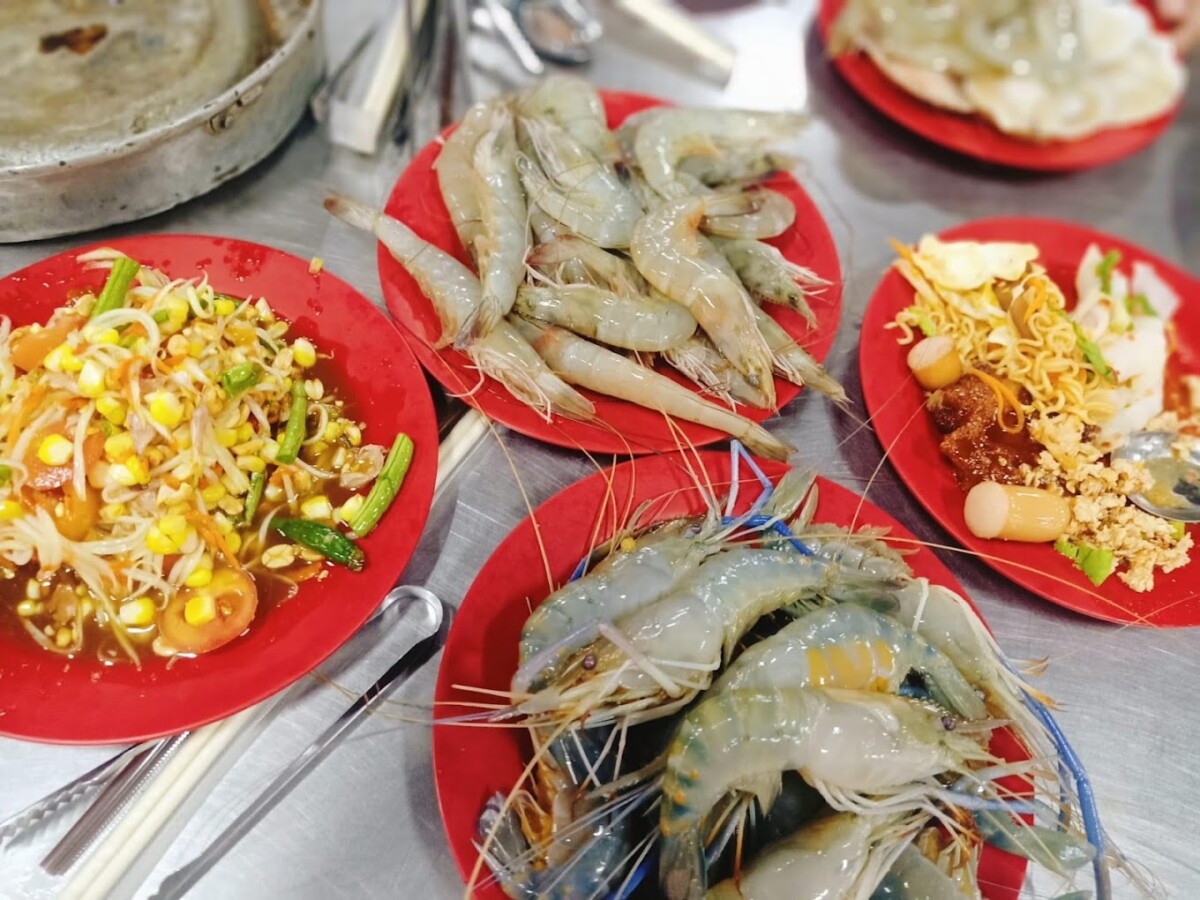 Paling best sebab anda boleh nikmati free flow makanan laut