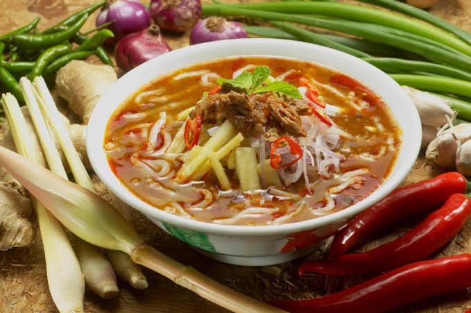 Laksa merupakan antara makanan tempatan yang sedap betul kan?