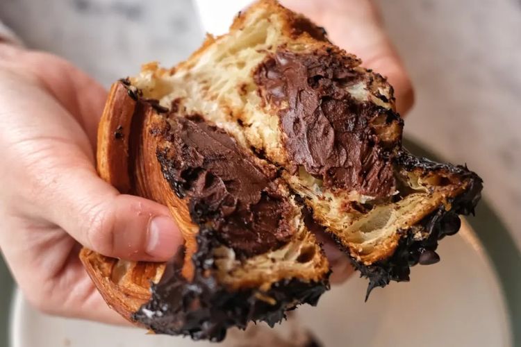 Pastri viral yang dikenali sebagai Cromboloni menjadi kegilaan ramai!