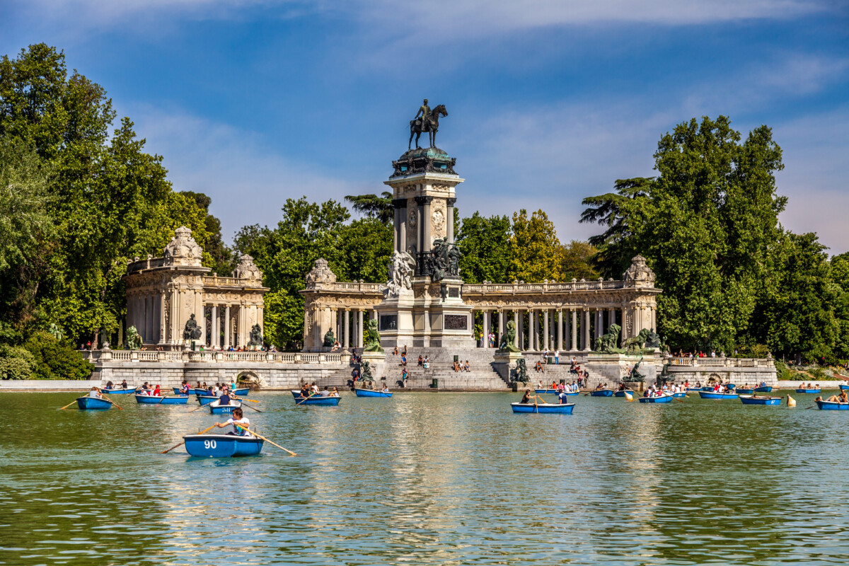 Wahh cantik betul El Retiro Park ini kan? macam dalam filem!