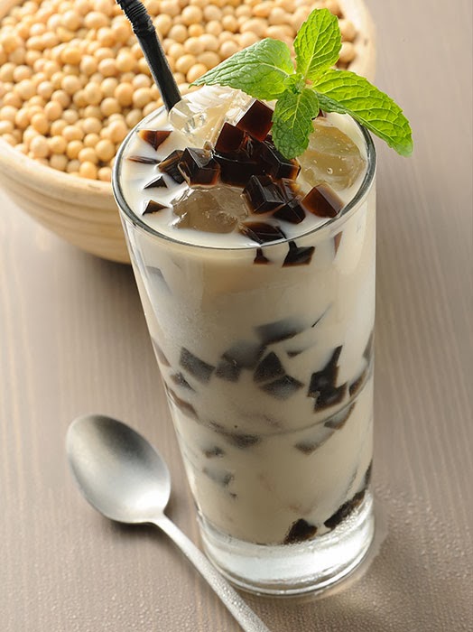 Cincau akan membuatkan minuman jadi lagi sedap