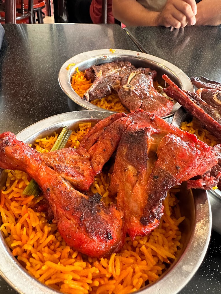 Menyelerakan betul briyani di sini