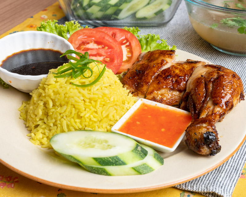 Nasi ayam dapat berikan protein yang mencukupi dan sedap pulak tu
