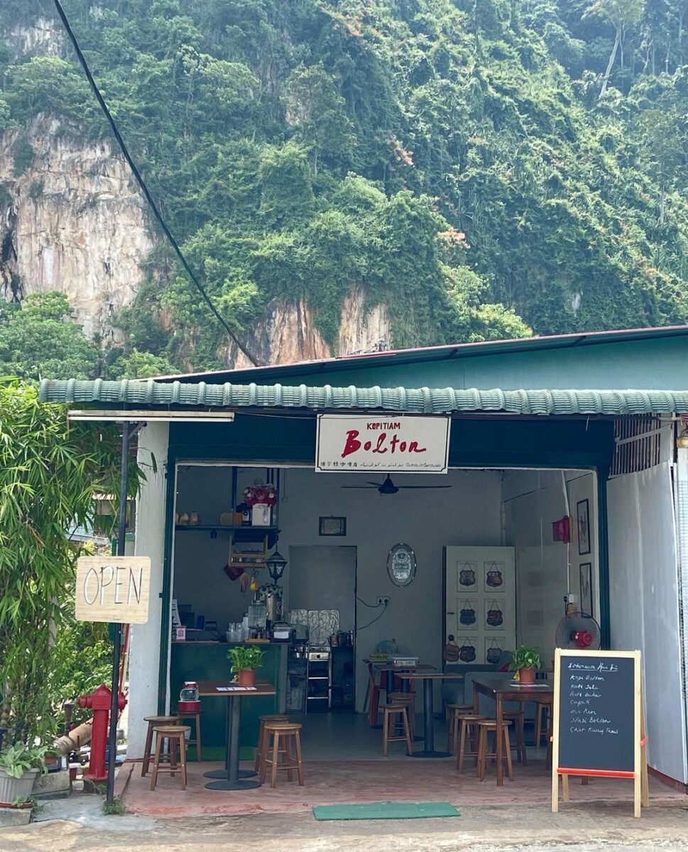 Ruang makan sangat selesa dan bersih untuk lepak