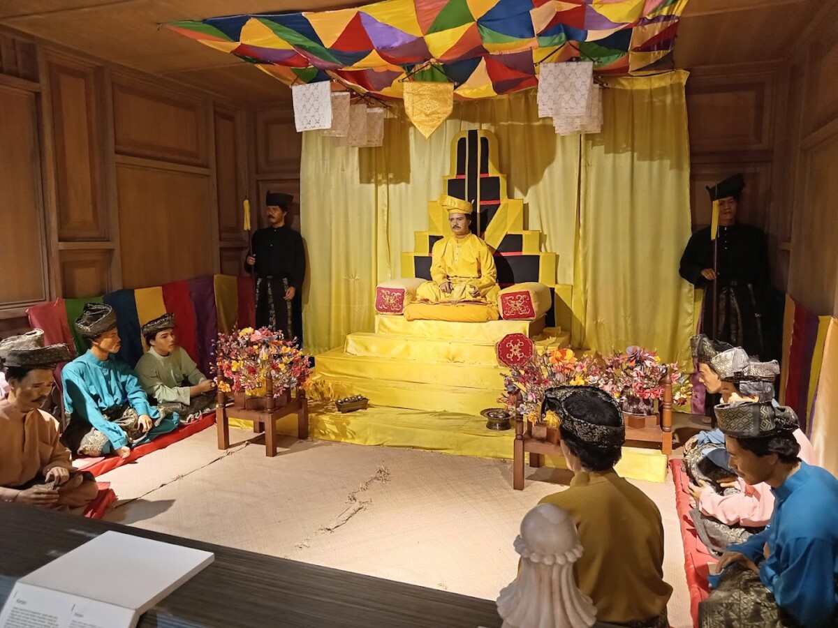 Contoh pameran menunjukkan adat budaya orang Melayu kita