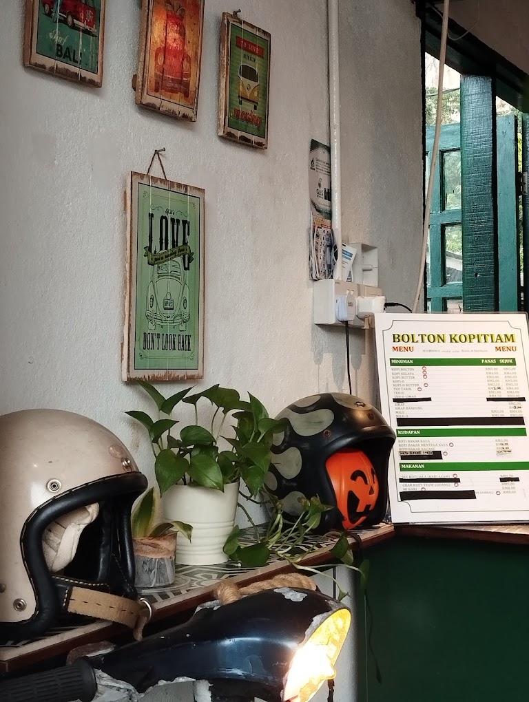 Dihiasi dengan pelbagai dekorasi menarik tetapi masih menyentuh elemen klasik