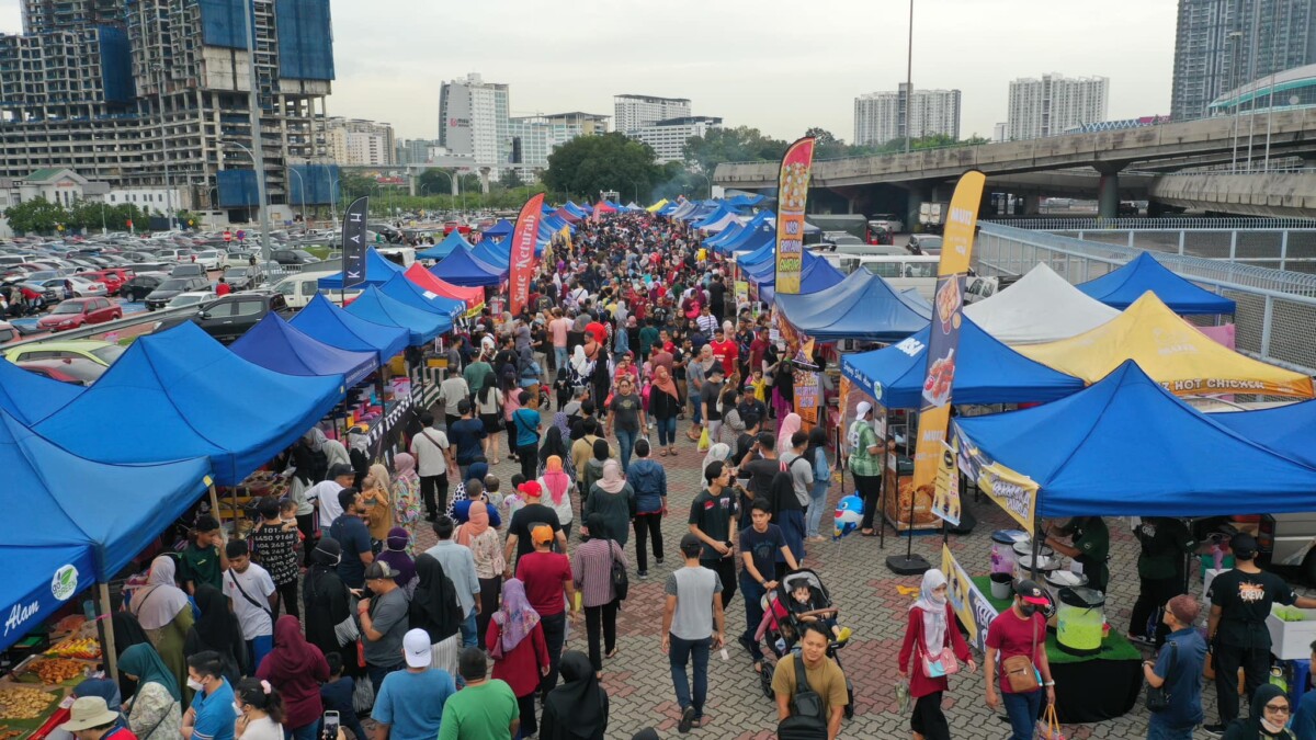 Tahan diri daripada membeli terlebih banyak makanan untuk berpuasa