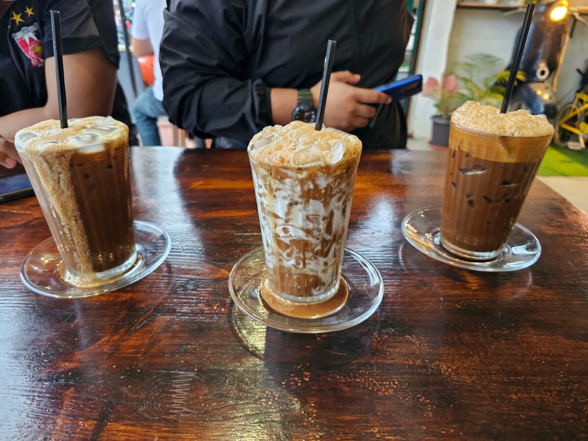 Lihat kopi mereka hasilkan terliur betul!