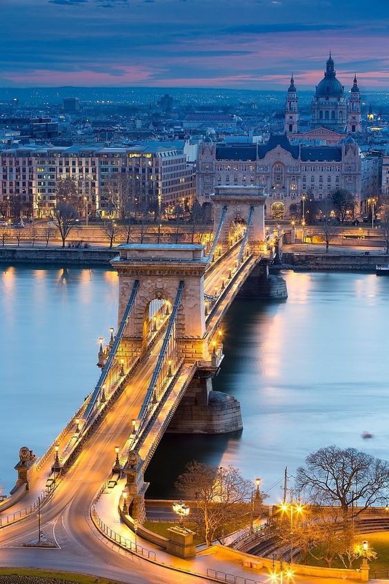 Budapest ini cantik tau sama seperti bahasanya