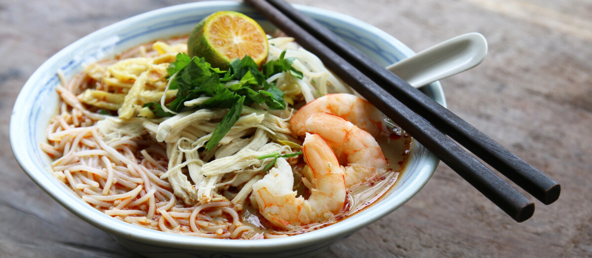 Sedap betul dapat Laksa Sarawak ni!