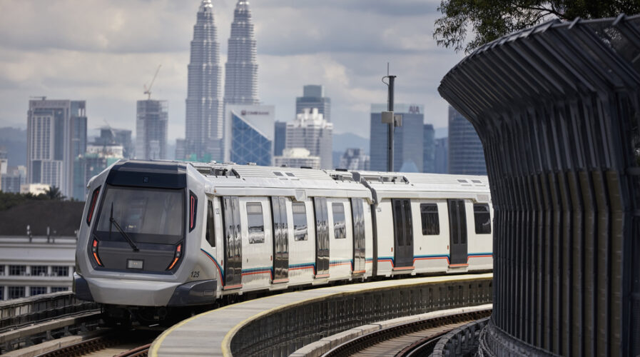 Pembangunan negara kita pula semakin lama semakin maju