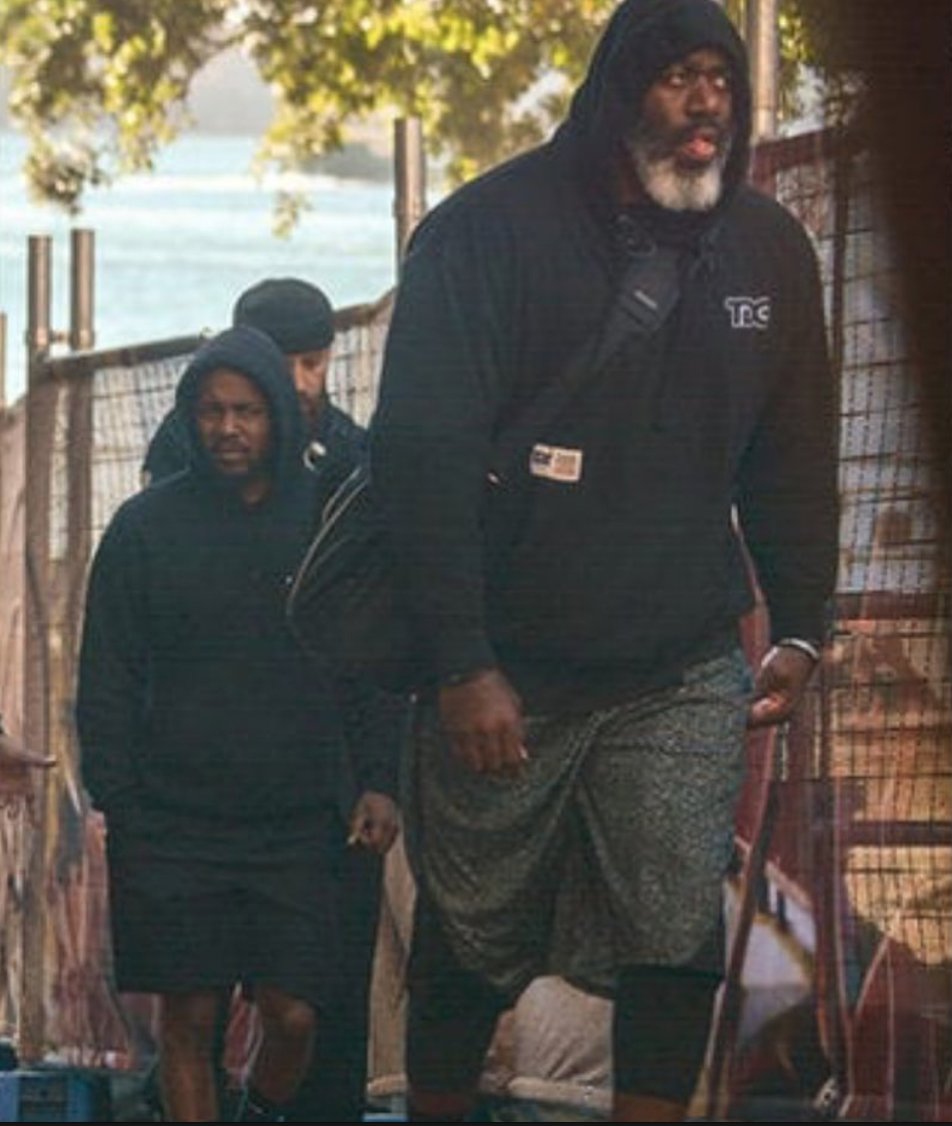 Kalau tiada pengawal peribadi seperti ini, jangan jadi tumpuan utama