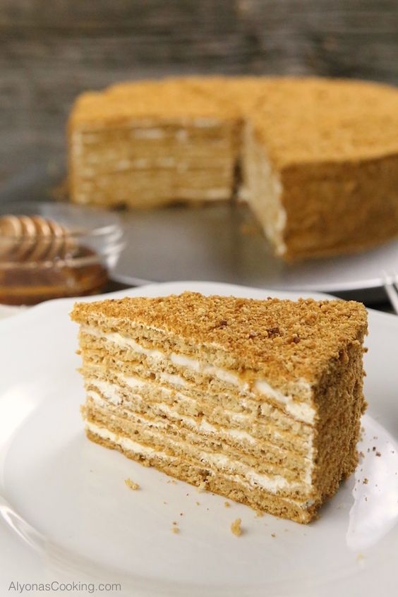 Kek madu yang diminati ramai di UAE