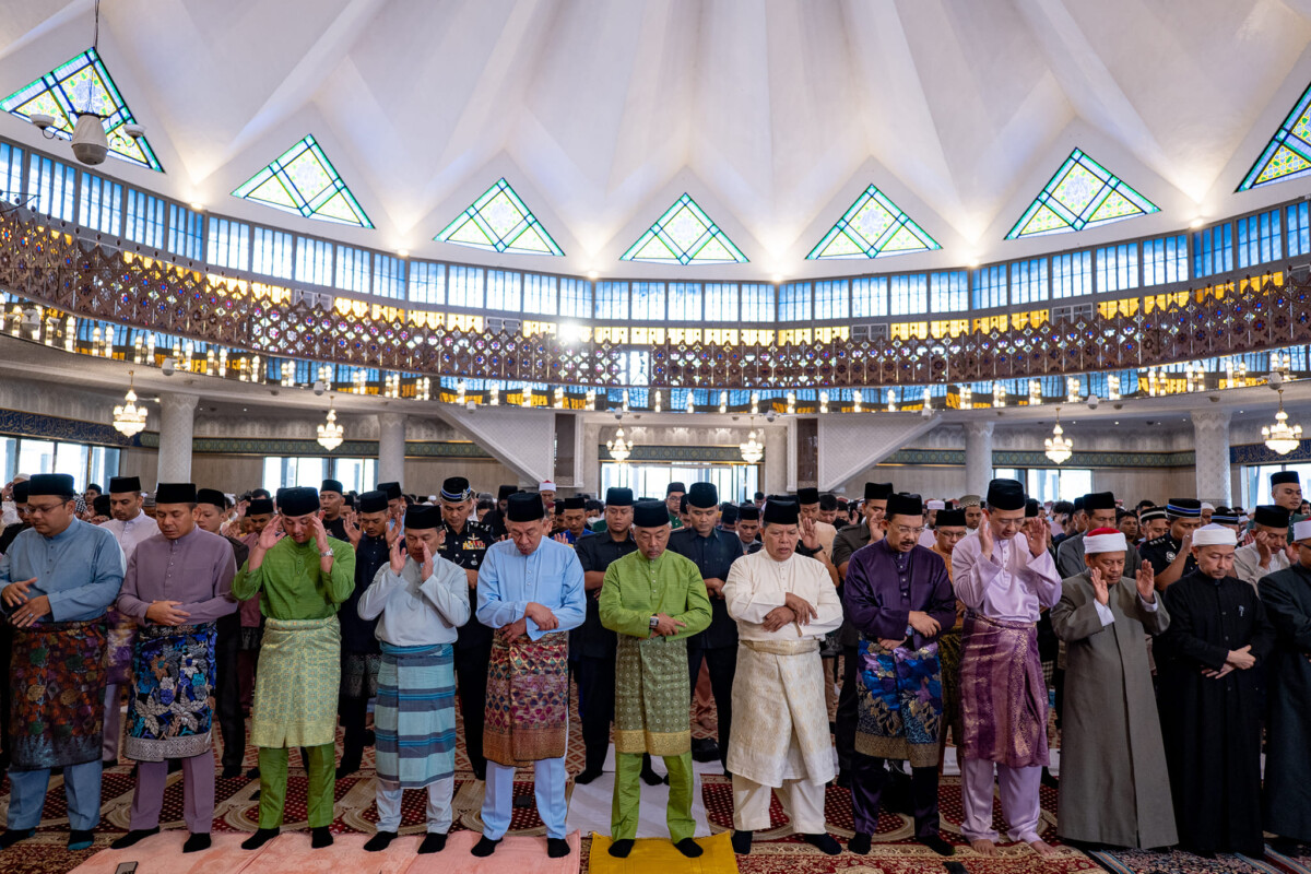 Amalan berpuasa dipenuhi dengan banyak amalan seperti solat terawih