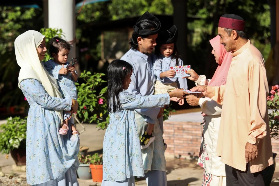 Hari Raya Aidilfitri ialah hadiah untuk kita berpuasa