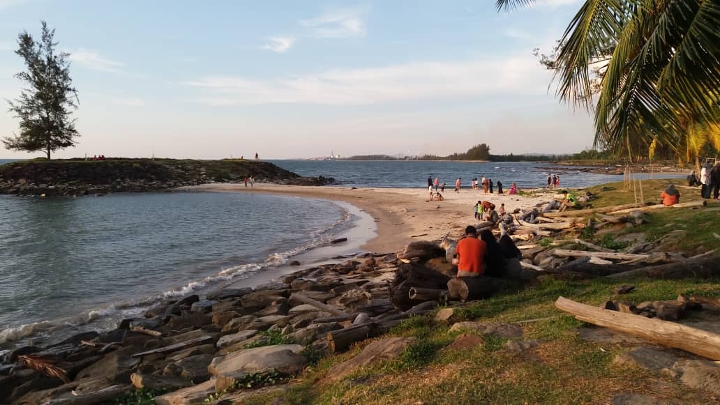 Masa cuti ni memang wajib singgah ke pantai cantik macam ni