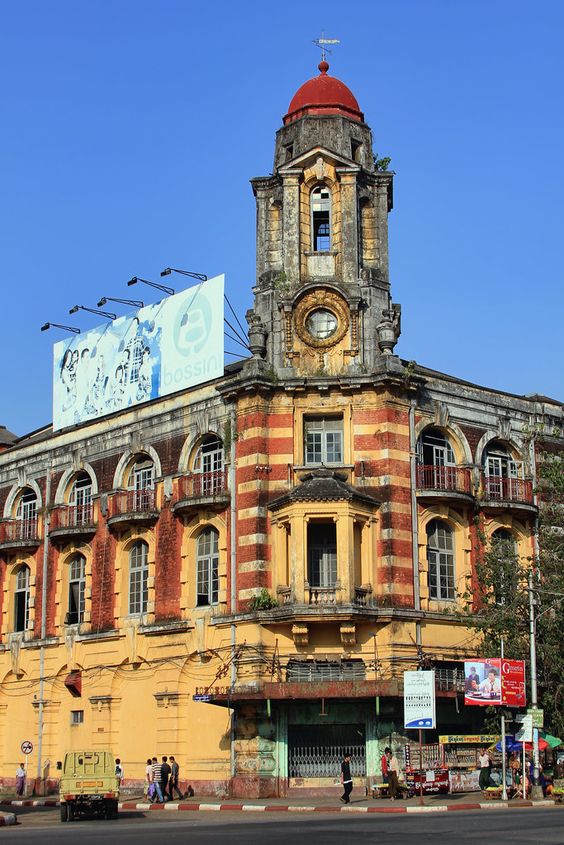 Contoh bangunan kolonial di Yangon