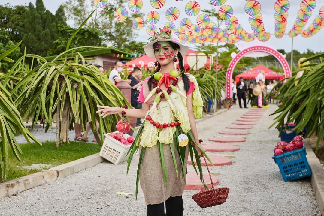 Di ladang ini korang boleh terokai dan mempelajari segala-galanya tentang Buah Naga