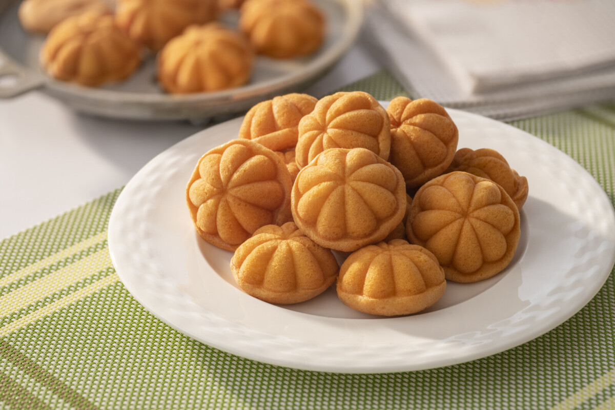 Nampak seperti kuih bahulu tetapi lain tau