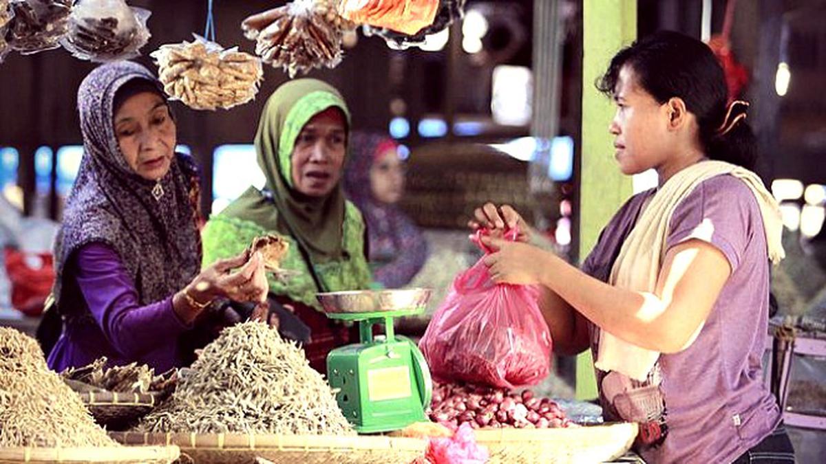 Tawar menawar bukan senang dan tak ramai tahu cara yang betul. Gambar ialah hiasan