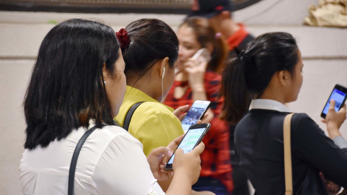 Orang Filipina kuat 'SMS" sehingga mendapat gelaran