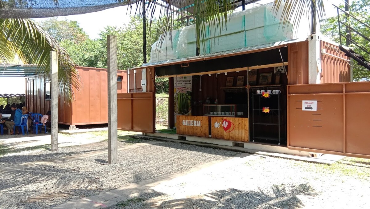 Feisal ambil keputusan untuk membuka kafe setelah melihat sesuatu