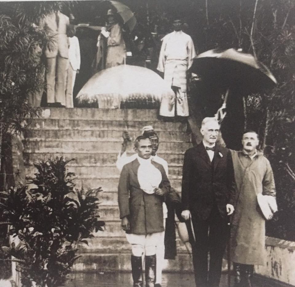 Orang Hainan menjadi tukang masak untuk Gabenor British di negara kita