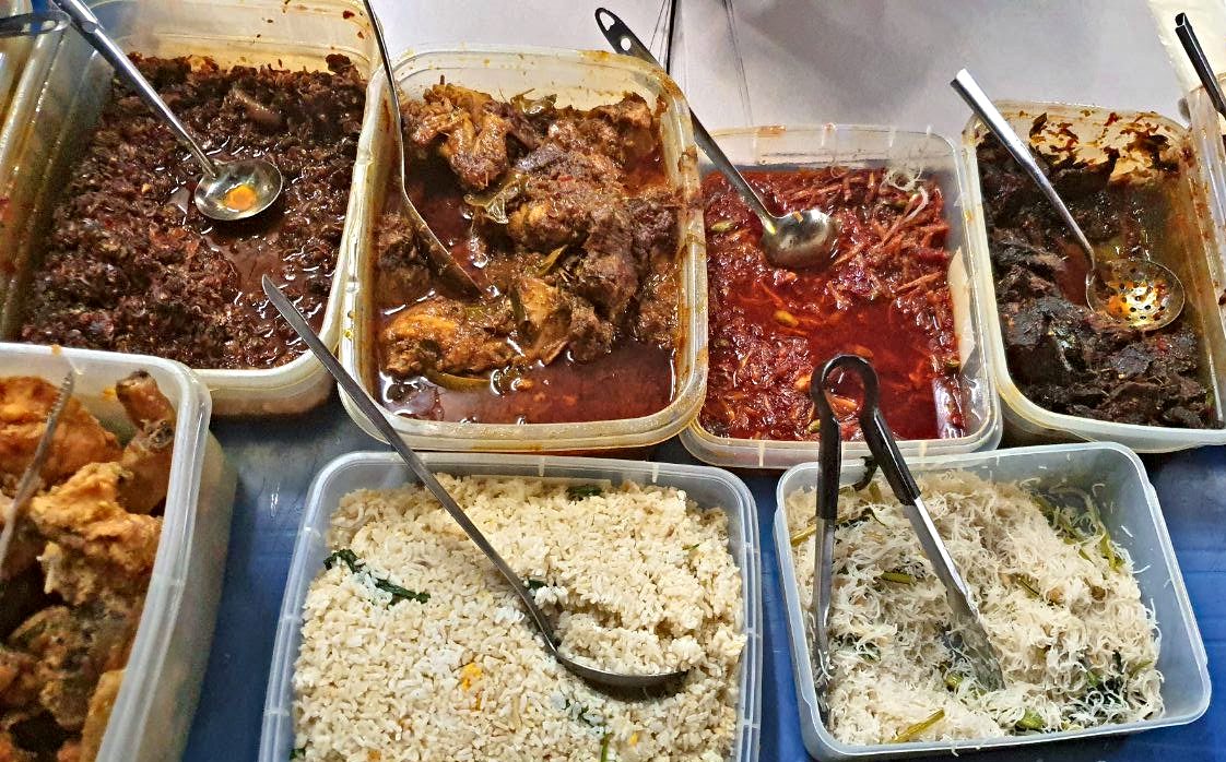 Rasa sambal tidak manis dan pedas sesuai dengan semua selera tekak pelanggannya