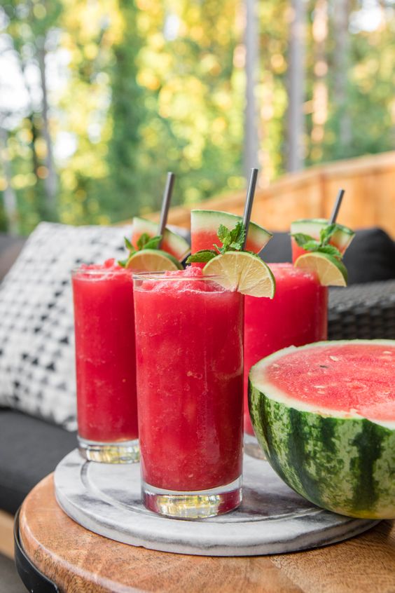 Buah ice blended tembikai memang segar betul ketika panas terik