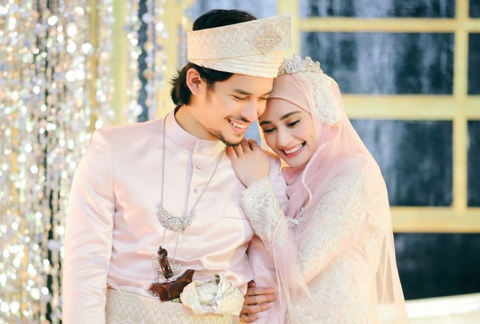 Paling penting kita doakan terbaik untuk pasangan itu sahaja