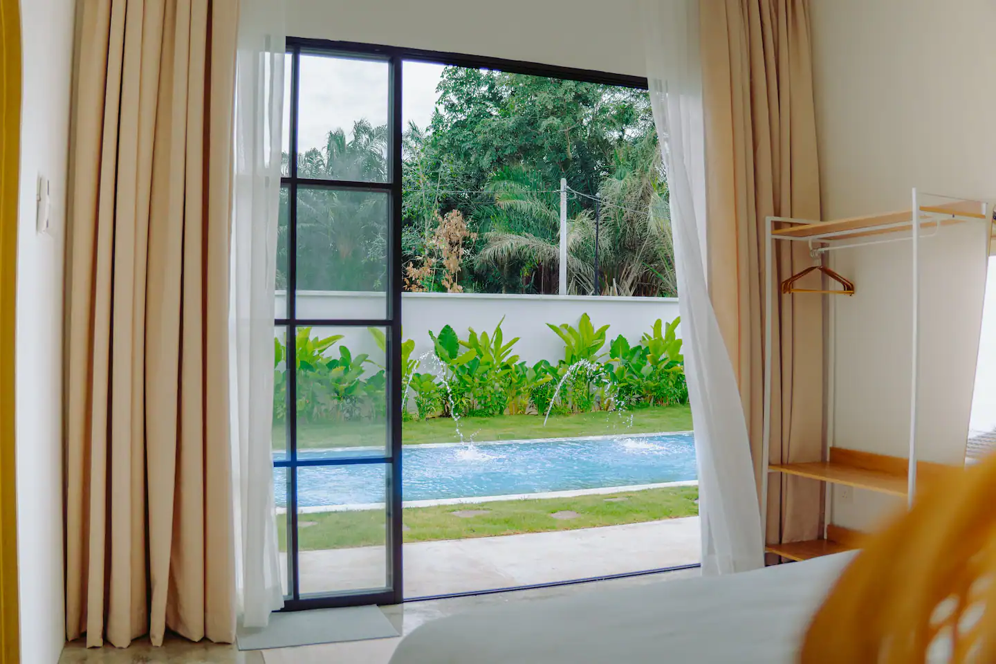 Vila ini pentingkan keselesaan korang dengan banyak hiasan moden!