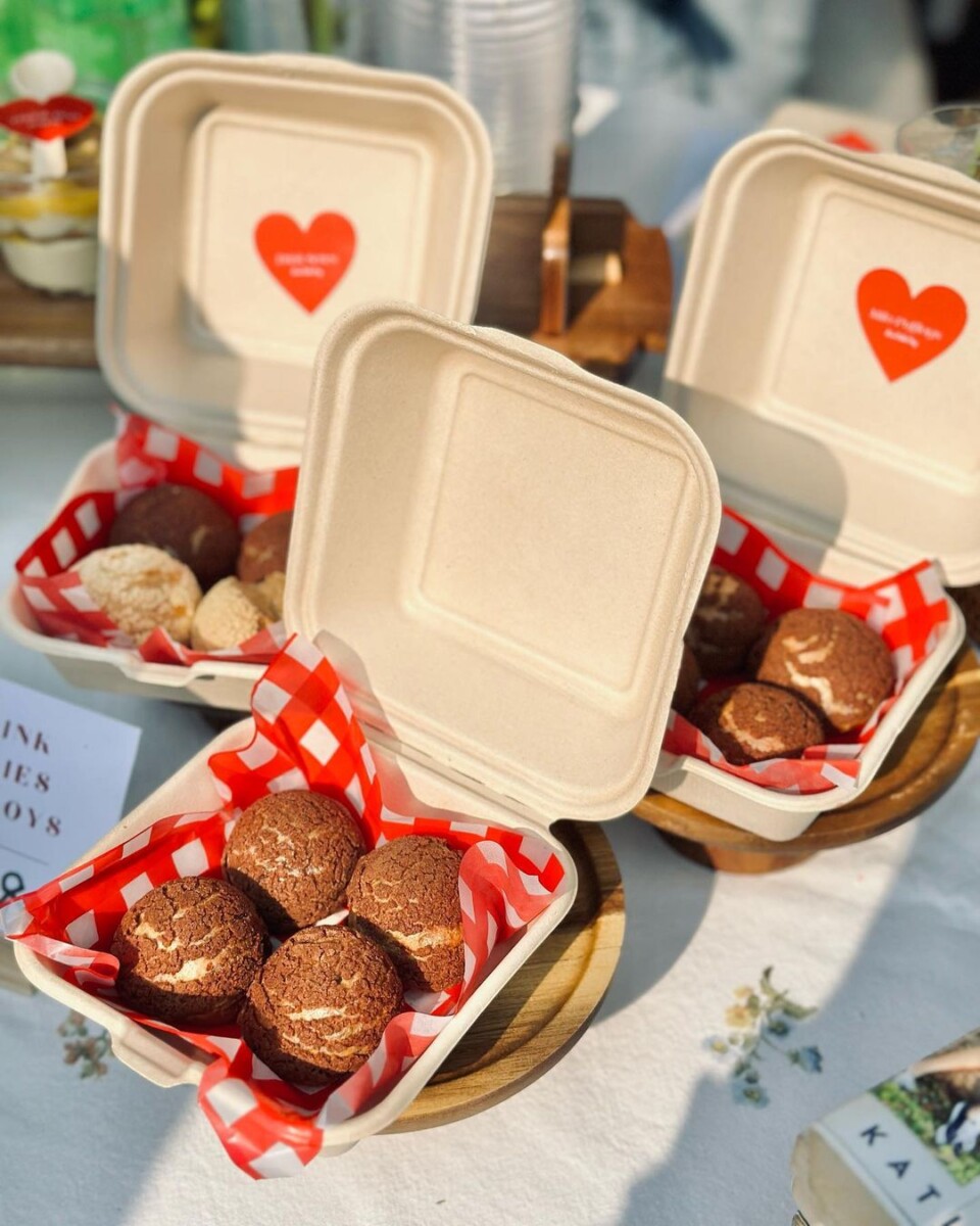 Ezlisa kini sibuk uruskan perniagaan bakeri miliknya