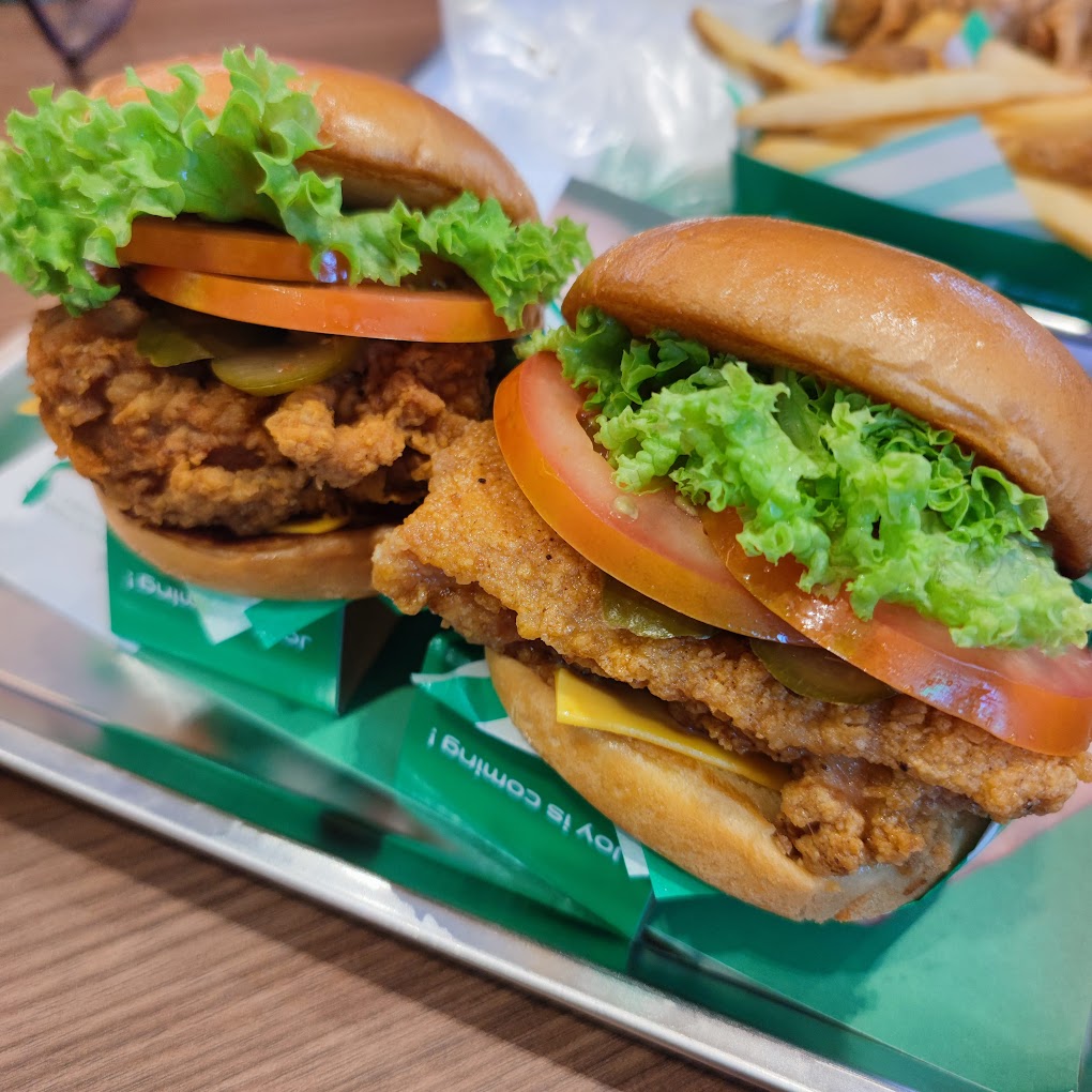 Versi ayam pula menggunakan sos Samyang pedas