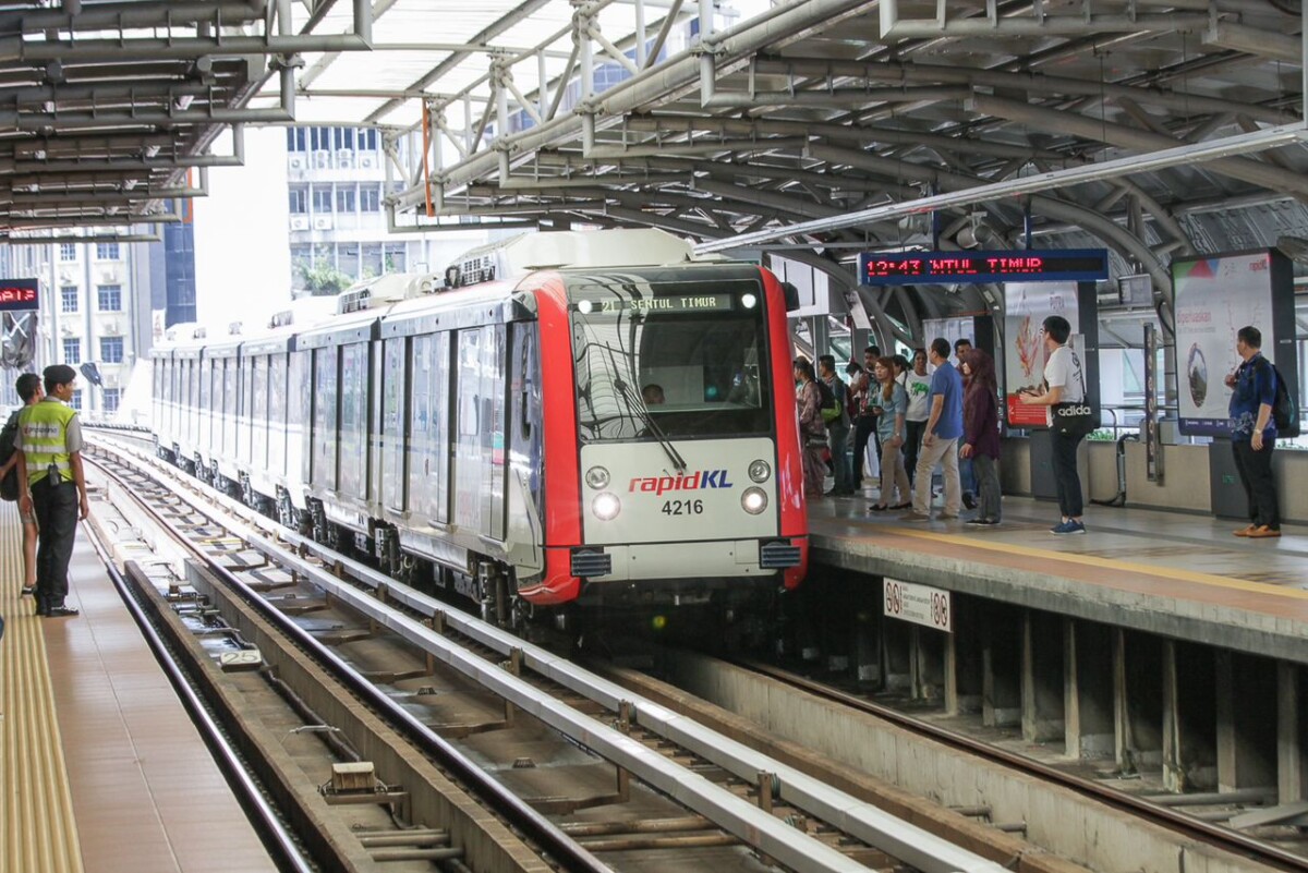 Boleh naik LRT dan turun di stesen Masjid Jamek