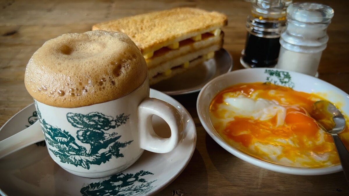 Dihasilkan oleh kopitiam di Ipoh sering dinikmati untuk sarapan pagi seperti gambar ini