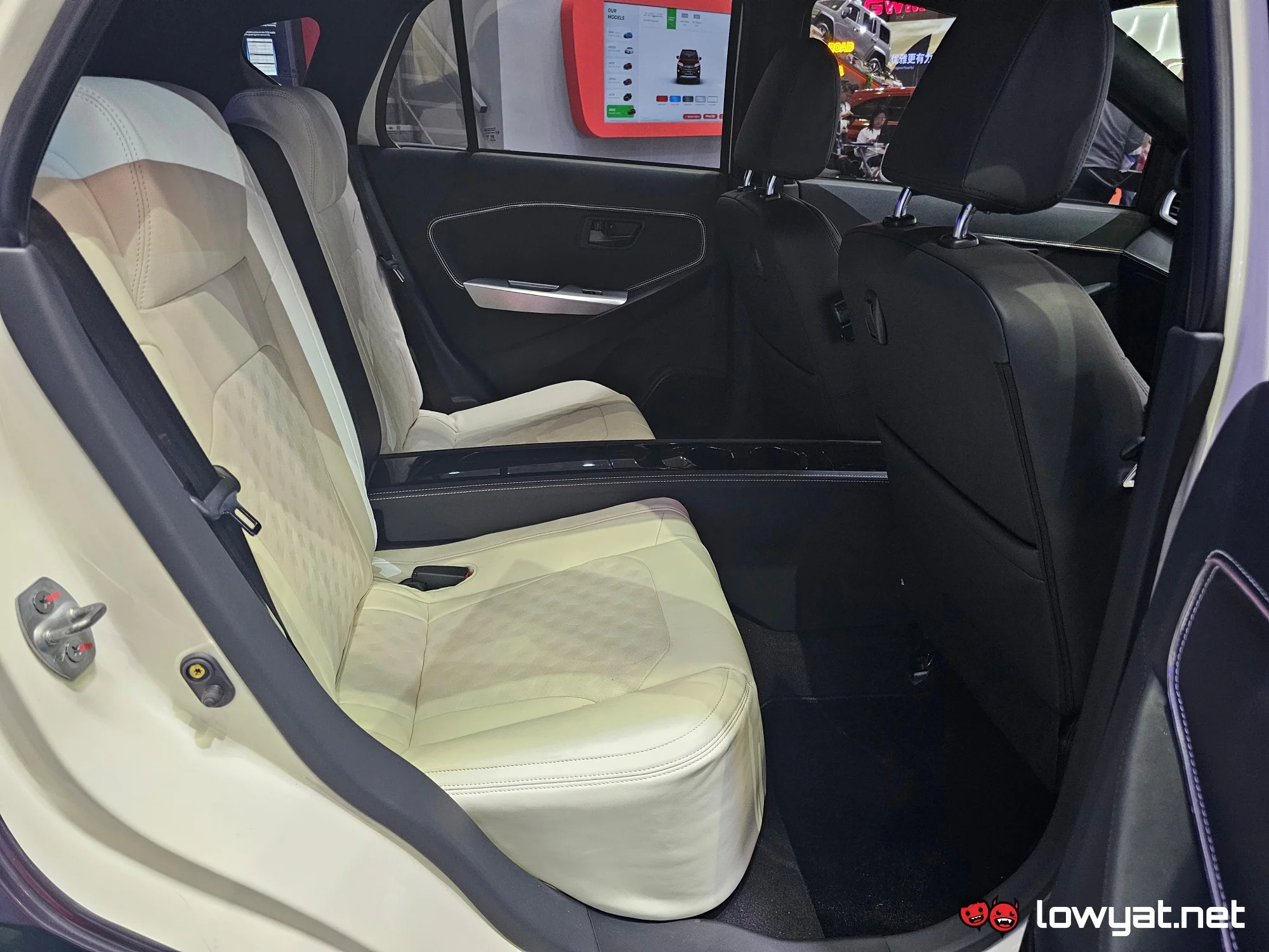 Bahagian belakang yang kini boleh muat 2 orang sahaja