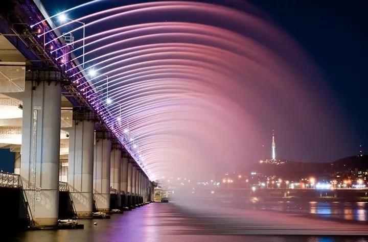 Kecantikkan Jambatan Banpo memang berbaloi sebagai penutup hari