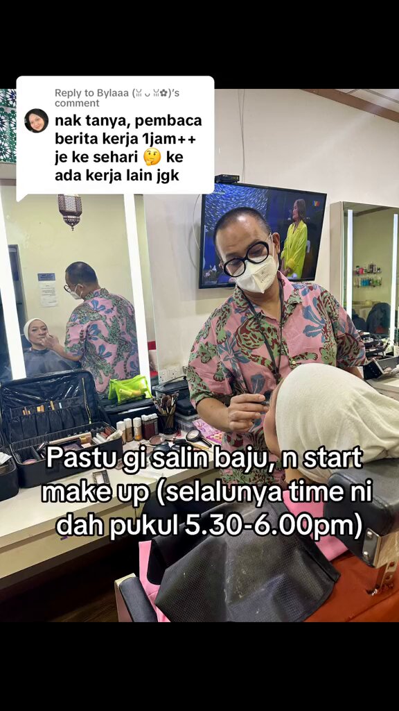 Tugas makeup artist pastikan Ezreena kelihatan menawan di kaca tv