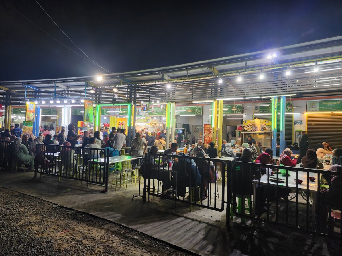 Kewujudan medan selera memberi peluang untuk orang makan dengan yakin bersih dan selesa