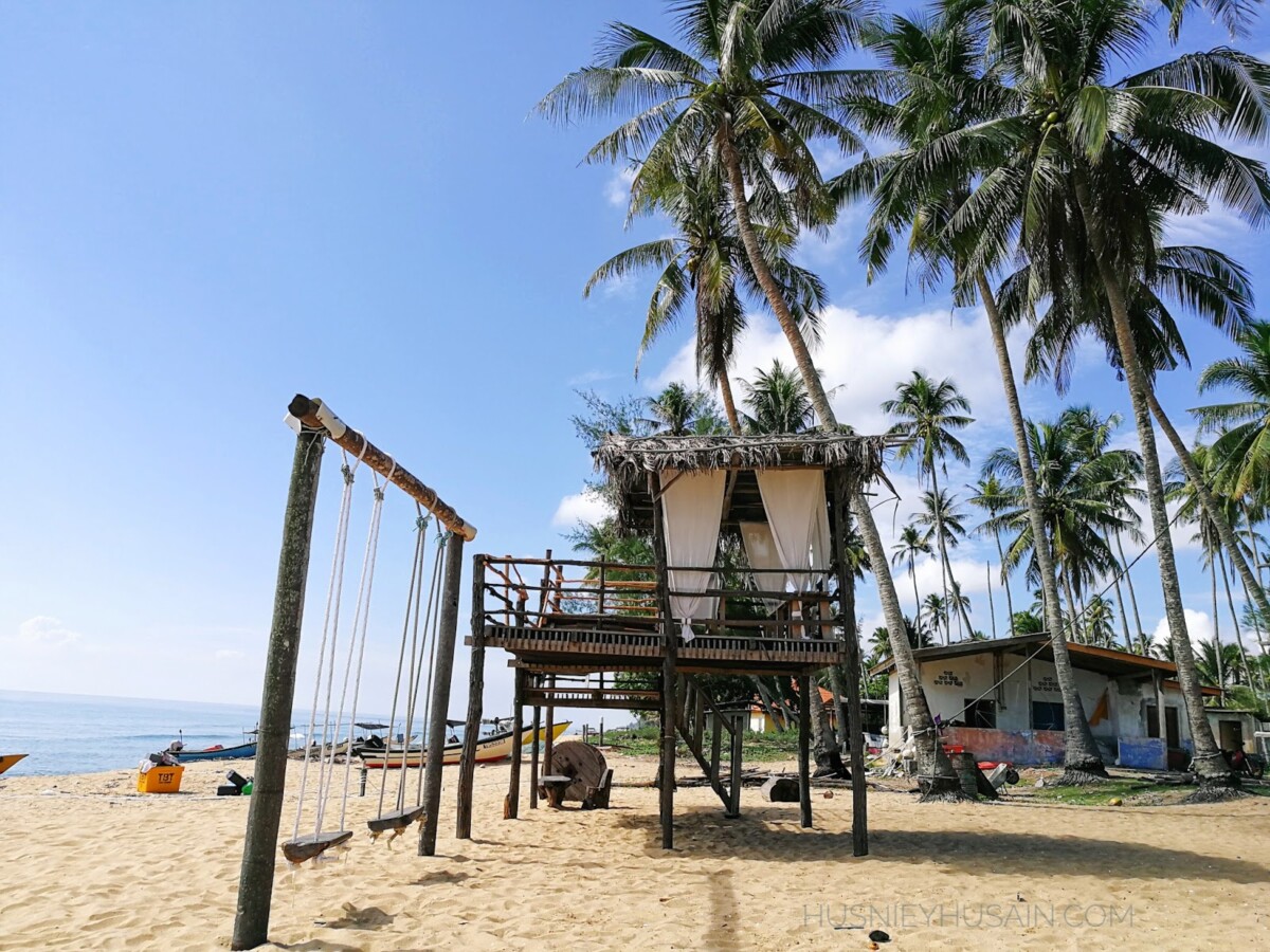 Bila kat Terengganu mestilah nak tenangkan hati di pantai tenang macam ni kan?