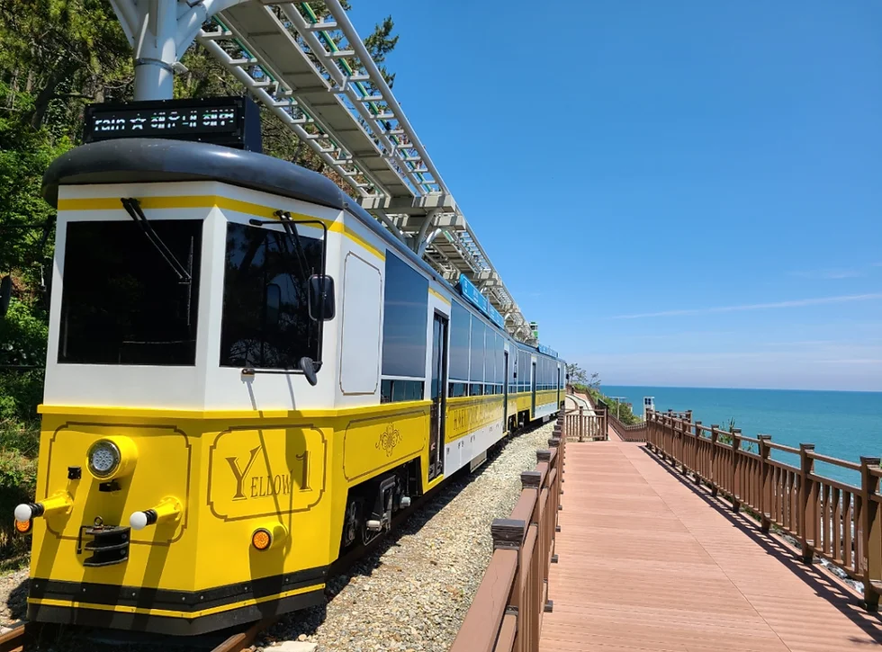 Melihat permandangan dari atas membolehkan korang ambil gambar permandangan cantik!