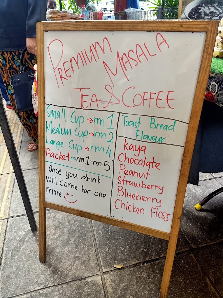 Antara menu pastri yang disediakan oleh Tea Thambi